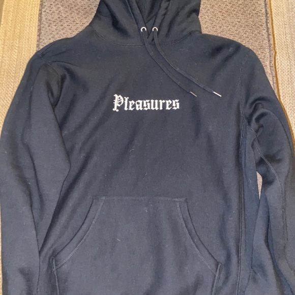 Pleasures burn again Mona M